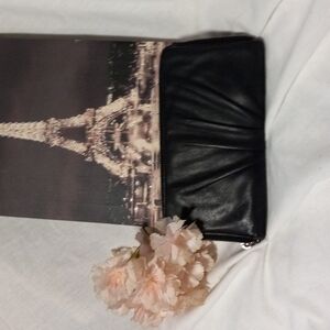 3/15  ZIP UP HAND HELD WALLET